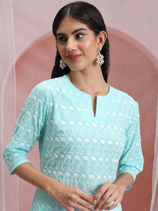 Vishudh Blue & White Floral Embroidered Round Notched Neck Straight Kurta