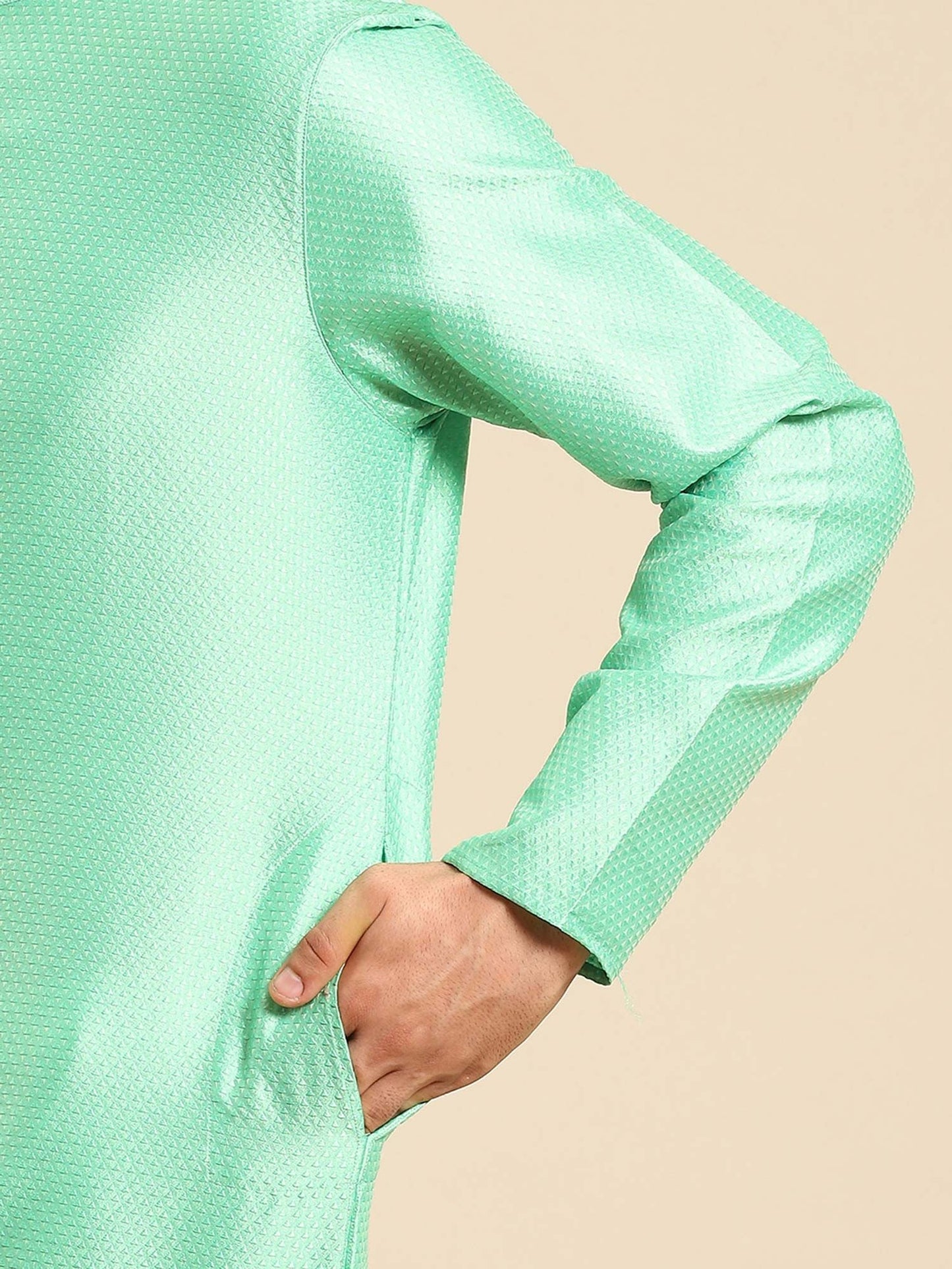 Amodh by Kisah Men Green Kurta (Set of 2)