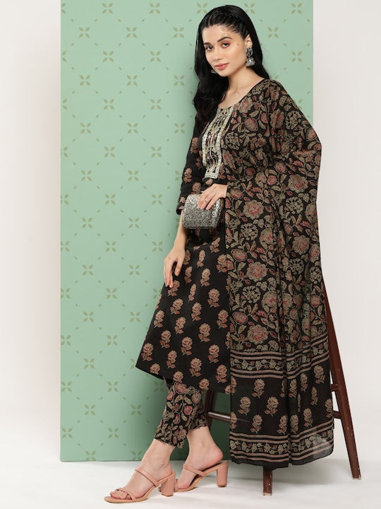 Yufta Women Floral Embroidered Regular Gotta Patti Pure Cotton Kurta Set