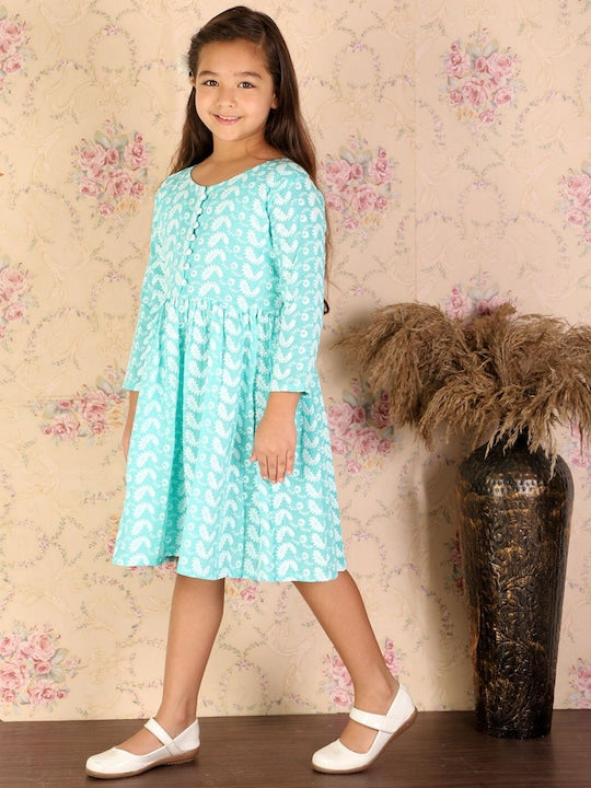 Vastramay Girls Green Embroidered Cotton Ethnic Dresses
