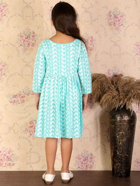 Vastramay Girls Green Embroidered Cotton Ethnic Dresses