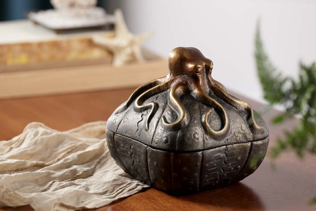 Well Protected Trinket Box