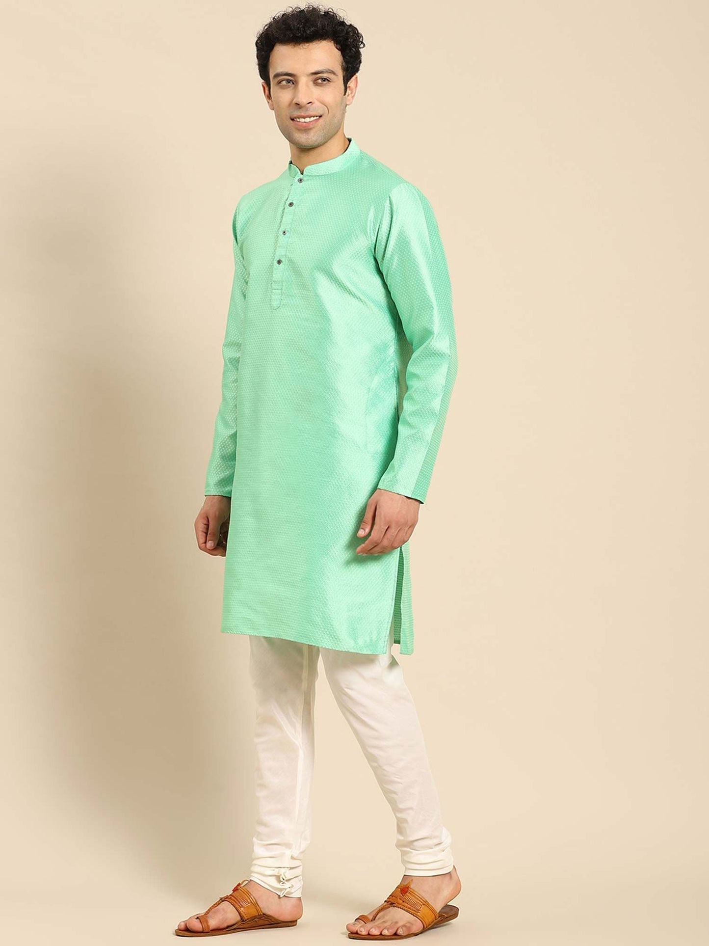 Amodh by Kisah Men Green Kurta (Set of 2)