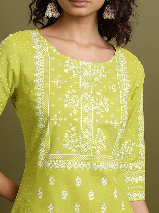 Vishudh Lime Green Floral Printed Three-Quarter Sleeves Cotton Straight Kurta