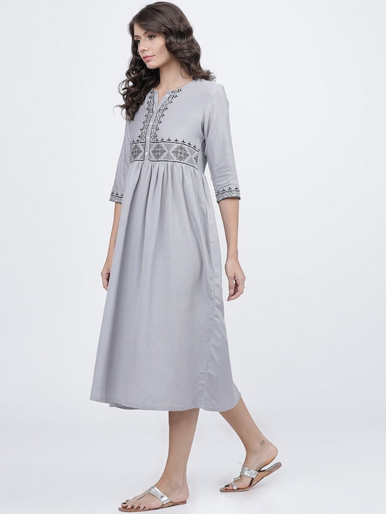 Vishudh Women Grey & Black Printed Fit And Flared Midi Dress